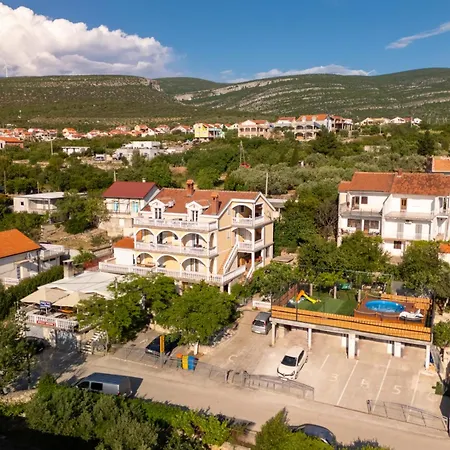 Adriatic Guest House Milic * Gornji Karin