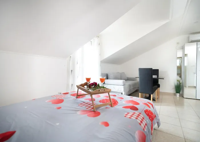 Adriatic Guest House Milic * 고르니 카린