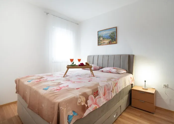 Adriatic Guest House Milic * 고르니 카린