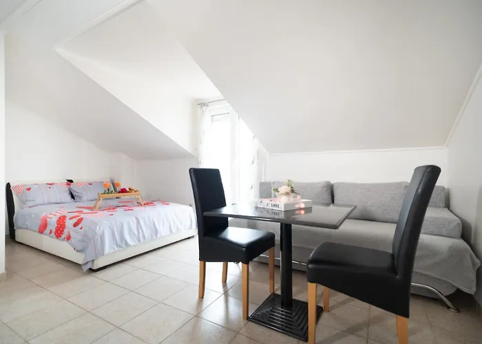 Adriatic Guest House Milic * Горни-Карин